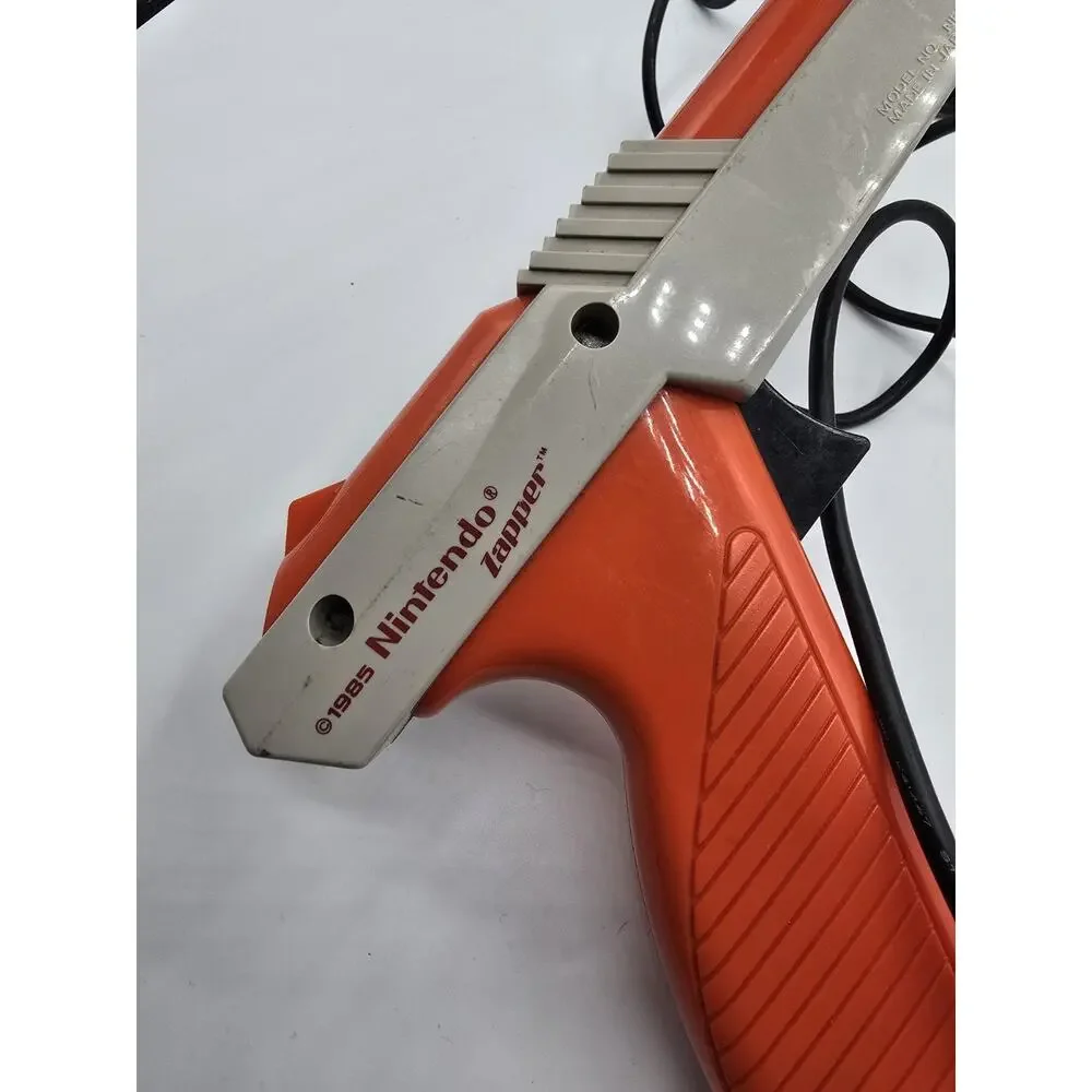 Original 1985 Nintendo NES Zapper Gun Authentic NES-005 OEM Orange Untested